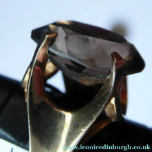 Load image into Gallery viewer, vintage 1970s 9ct gold Ring with Quartz Stone
