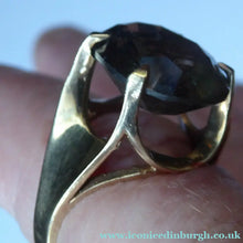 Load image into Gallery viewer, vintage 1970s 9ct gold Ring with Quartz Stone
