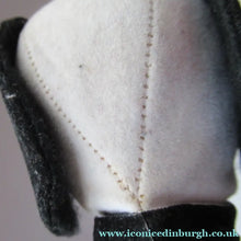 Load image into Gallery viewer, Original 1970s Authorised Snoopy Plush Felt Toy. United Feature Syndicate
