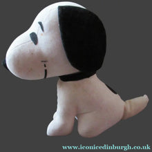 Load image into Gallery viewer, Original 1970s Authorised Snoopy Plush Felt Toy. United Feature Syndicate
