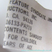 Load image into Gallery viewer, Original 1970s Authorised Snoopy Plush Felt Toy. United Feature Syndicate
