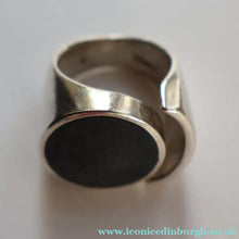 Load image into Gallery viewer, Stylist 1970s Brutalist HALLMARKED Silver Ring by Ralph Weston for Cado Designs. UK Size O
