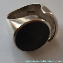 Load image into Gallery viewer, Stylist 1970s Brutalist HALLMARKED Silver Ring by Ralph Weston for Cado Designs. UK Size O
