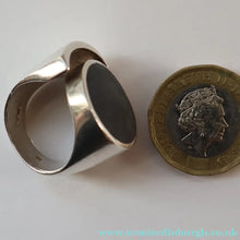 Load image into Gallery viewer, Stylist 1970s Brutalist HALLMARKED Silver Ring by Ralph Weston for Cado Designs. UK Size O
