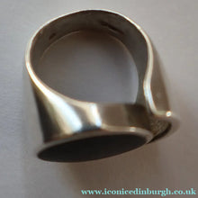 Load image into Gallery viewer, Stylist 1970s Brutalist HALLMARKED Silver Ring by Ralph Weston for Cado Designs. UK Size O
