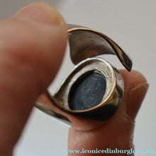 Load image into Gallery viewer, Stylist 1970s Brutalist HALLMARKED Silver Ring by Ralph Weston for Cado Designs. UK Size O
