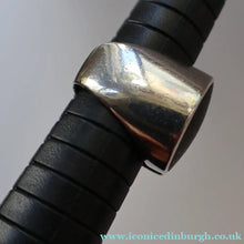 Load image into Gallery viewer, Stylist 1970s Brutalist HALLMARKED Silver Ring by Ralph Weston for Cado Designs. UK Size O
