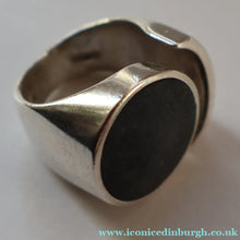 Load image into Gallery viewer, Stylist 1970s Brutalist HALLMARKED Silver Ring by Ralph Weston for Cado Designs. UK Size O
