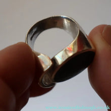 Load image into Gallery viewer, Stylist 1970s Brutalist HALLMARKED Silver Ring by Ralph Weston for Cado Designs. UK Size O
