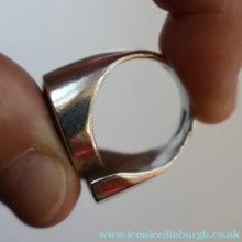 Load image into Gallery viewer, Stylist 1970s Brutalist HALLMARKED Silver Ring by Ralph Weston for Cado Designs. UK Size O
