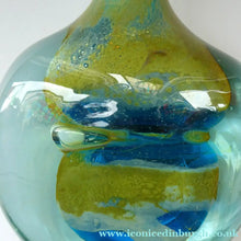 Load image into Gallery viewer, Vintage 1970s Maltese Mdina Facet Cut Lollipop Vase
