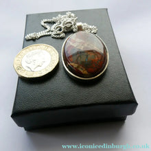 Load image into Gallery viewer, Stylish Oval HALLMARKED SILVER &amp; Agate Pendant (London 1976) - Scottish Silver Jewellery

