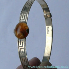 Load image into Gallery viewer, Vintage 1970s Hallmarked Silver Bracelet / Bangle with Greek Key Patter. Expanding Fitting
