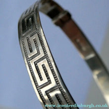 Load image into Gallery viewer, Vintage 1970s Hallmarked Silver Bracelet / Bangle with Greek Key Patter. Expanding Fitting
