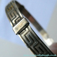 Load image into Gallery viewer, Vintage 1970s Hallmarked Silver Bracelet / Bangle with Greek Key Patter. Expanding Fitting
