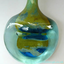 Load image into Gallery viewer, Vintage 1970s Maltese Mdina Facet Cut Lollipop Vase
