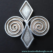 Load image into Gallery viewer, OLA GORIE. Hallmarked Scottish Silver Vintage SKARA BRAE Brooch 1970s
