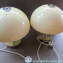 Load image into Gallery viewer, 1970s Vintage Italian Prova Table Lamp with Cream Plastic Mushroom Shade
