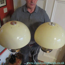 Load image into Gallery viewer, 1970s Vintage Italian Prova Table Lamp with Cream Plastic Mushroom Shade
