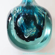 Load image into Gallery viewer, 1970s Mdina Glass FACETED CUBE VASE. Signed by Eric Dobson 1976
