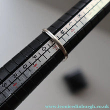 Load image into Gallery viewer, Vintage 1977 SCOTTISH Hallmarked Solid Silver &amp; Millefiori CAITHNESS GLASS Ring (Size N)
