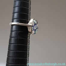 Load image into Gallery viewer, Vintage 1977 SCOTTISH Hallmarked Solid Silver &amp; Millefiori CAITHNESS GLASS Ring (Size N)
