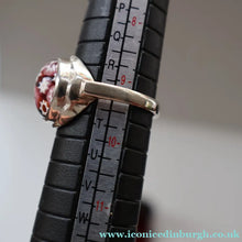 Load image into Gallery viewer, Vintage 1977 SCOTTISH Hallmarked Solid Silver &amp; Millefiori CAITHNESS GLASS Ring (Size R) 
