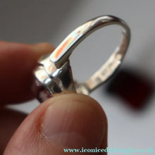 Load image into Gallery viewer, Vintage 1977 SCOTTISH Hallmarked Solid Silver &amp; Millefiori CAITHNESS GLASS Ring (Size R) 
