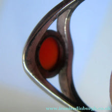 Load image into Gallery viewer, Vintage 1970s SCOTTISH SILVER Ortak Ring. Inset with a Cornelian Agate. Designed by Malcolm Gray UK Size P 1/2
