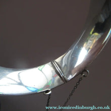 Load image into Gallery viewer, 1970s Vintage Solid Silver Hallmarked Hinged Cuff Bracelet Bangle
