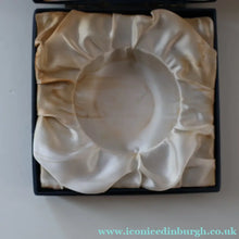 Load image into Gallery viewer, EARLY 1972 Caithness Paperweight SUNFLOWER. Designed by Colin Terris. Limited edition 500
