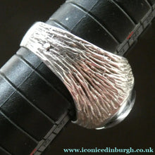 Load image into Gallery viewer, 1975 SCOTTISH Hallmarked Solid Silver &amp; Millefiori CAITHNESS GLASS Large Ring (Size R)
