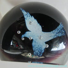 Load image into Gallery viewer, 1978 Colin Terris Scottish Caithness Papereight Aquilia Bird
