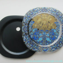 Load image into Gallery viewer, 1979 Bjorn Wiinblad Glass Christmas Plate Rosenthal The Holy Family

