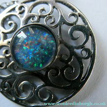 Load image into Gallery viewer, Vintage Scottish Silver Pendant 1989 Edinburgh Hallmark
