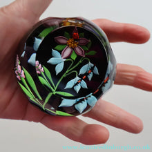 Load image into Gallery viewer, Vintage Limited Edition 1988 Caithness Paperweight NATURE STUDY by William Manson
