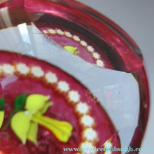 Load image into Gallery viewer, Caithness Glass Miniature Paperweight. Scottish Glass Daffodil

