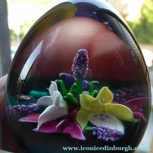 Load image into Gallery viewer, 1990s Caithness Paperweight GARDEN POSY by Alan Scott
