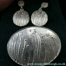 Load image into Gallery viewer, Vintage OLA GORIE Silver Brooch: MACHAIR Brooch with Matching Pierced Earrings. In Original Box
