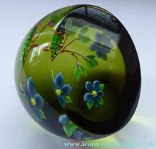 Load image into Gallery viewer, 1993 Limited Edition Caithness CATERPILLAR Paperweight by William Manson
