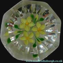 Load image into Gallery viewer, COLIN TERRIS 1994 Limited Edition Caithness Glass Paperweight. Narcissus Daffodil Design
