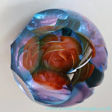 Load image into Gallery viewer, Rare 1995 AMORE Limited Edition (18 / 50) CAITHNESS Paperweight by Colin Terris

