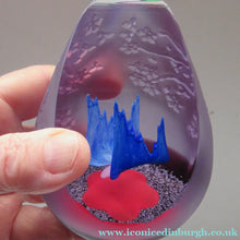Load image into Gallery viewer, Rare 1999 Caithness Paperweight One Fine Day. Small Limited Edition
