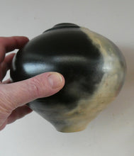 Load image into Gallery viewer, Vintage NEW ZEALAND Studio Pottery Pot by Steve James of Ashburton
