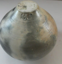 Load image into Gallery viewer, Vintage NEW ZEALAND Studio Pottery Pot by Steve James of Ashburton
