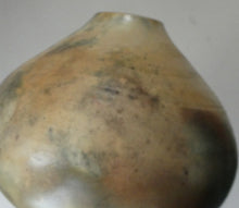 Load image into Gallery viewer, Vintage NEW ZEALAND Studio Pottery Pot by Steve James of Ashburton
