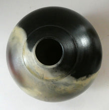 Load image into Gallery viewer, Vintage NEW ZEALAND Studio Pottery Pot by Steve James of Ashburton
