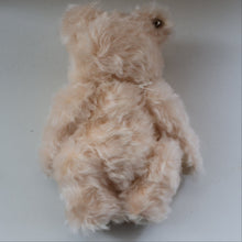 Load image into Gallery viewer, BOXED: Highly Collectable &quot;Jewels&quot; Vintage 2007 SWAROVSKI STEIFF BEAR with Christmas Crystal Heart Pendant (669873)
