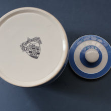 Load image into Gallery viewer, 1930s TG Green CORNISHWARE Lidded Storage Jar for BARLEY. 5 Inches in Height. Black Shield Mark

