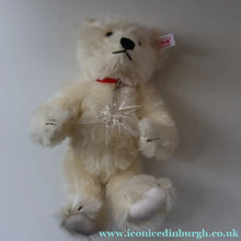 Load image into Gallery viewer, BOXED: Highly Collectable Vintage 2005 SWAROVSKI STEIFF BEAR with Christmas Crysal Star Pendant (668401)
